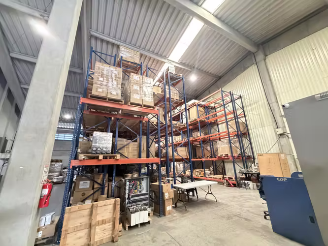 ALQUILER BODEGA INDUSTRIAL / COMERCIAL HEREDIA 630m2 - Imagen 10