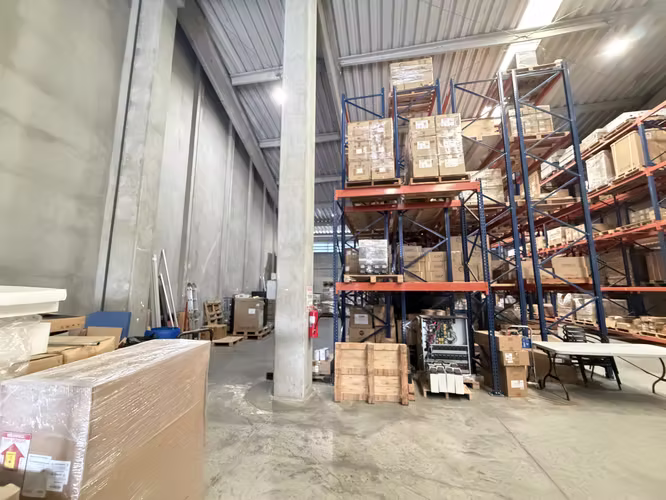 ALQUILER BODEGA INDUSTRIAL / COMERCIAL HEREDIA 630m2 - Imagen 11