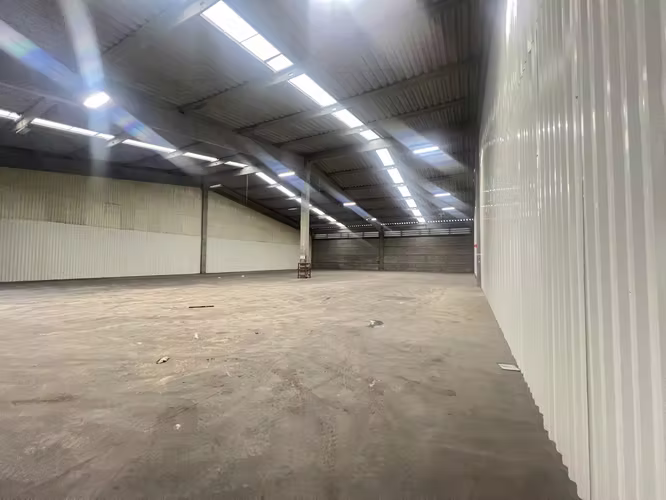 ALQUILER BODEGA INDUSTRIAL / COMERCIAL HEREDIA 630m2 - Imagen 8