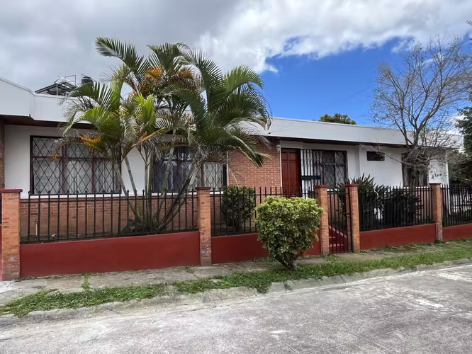 CASA EN ALQUILER EN SABANILLA - Imagen 12