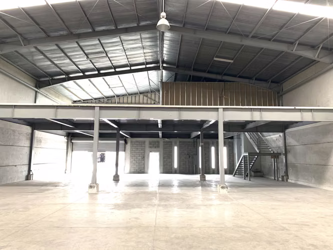ALQUILER BODEGA INDUSTRIAL / COMERCIAL SN RAFAEL ALAJUELA 660m2