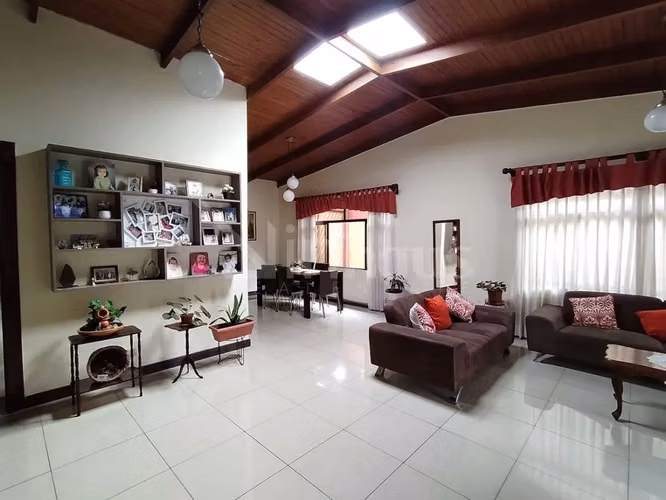 En venta casa de una planta en Desamparados. - Imagen 2