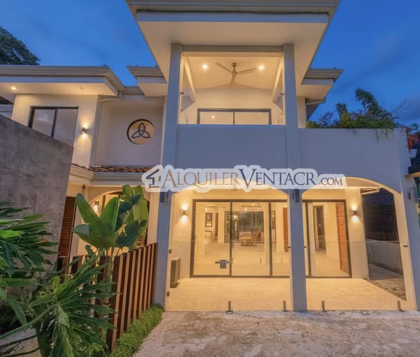 LUJOSA CASA AMUEBLADA DE 406 M2 CON PISCINA PROPIA EN JABONCILLOS - Imagen 3