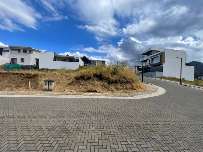 Lotes en Condominio Privado en Escazú desde 192 m² - Imagen 2