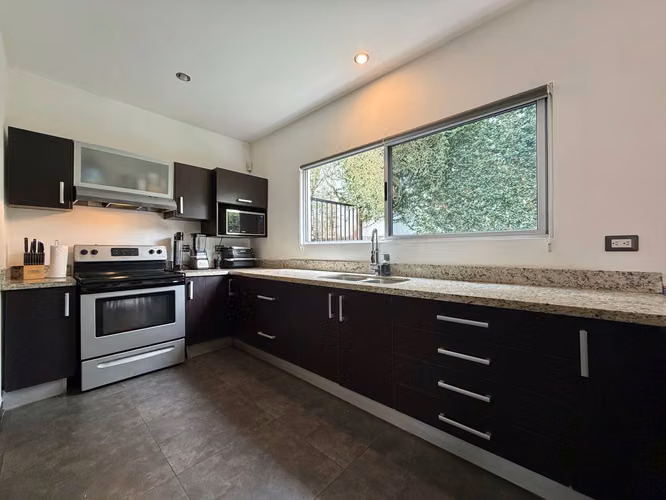 Casa moderna en venta en la Guacima patio terraza precio de oportunidad - Imagen 5
