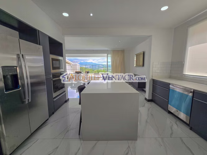 CONDO DE 305 M2 CON 546 M2 DE LOTE EN GUACHIPELIN ESCAZU - Imagen 13