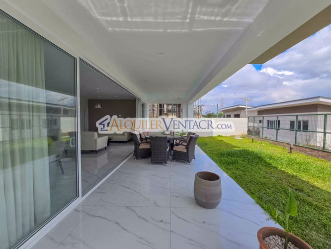 CONDO DE 305 M2 CON 546 M2 DE LOTE EN GUACHIPELIN ESCAZU - Imagen 18