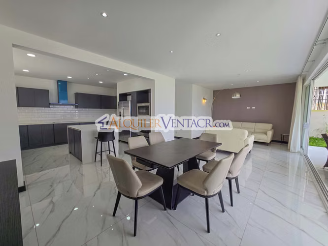 CONDO DE 305 M2 CON 546 M2 DE LOTE EN GUACHIPELIN ESCAZU - Imagen 2