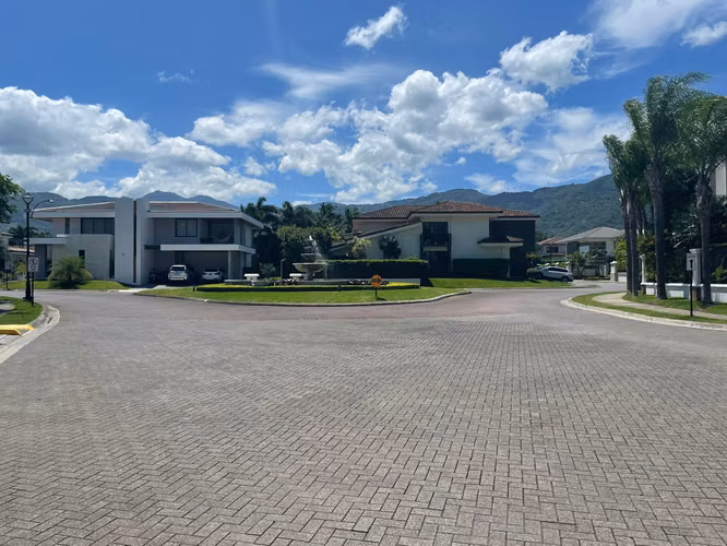 Oportunidad Única Ultimo lote a la venta en Hacienda del Sol - Imagen 13