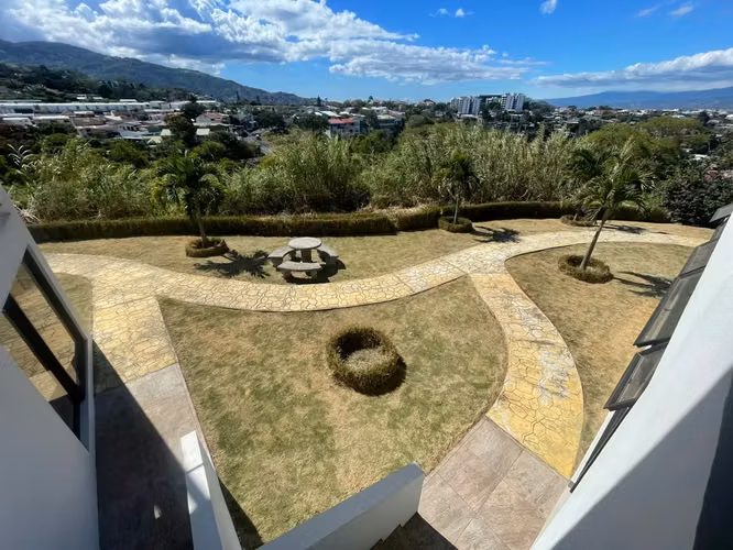 Venta de casa de un piso en Escazu - Imagen 19