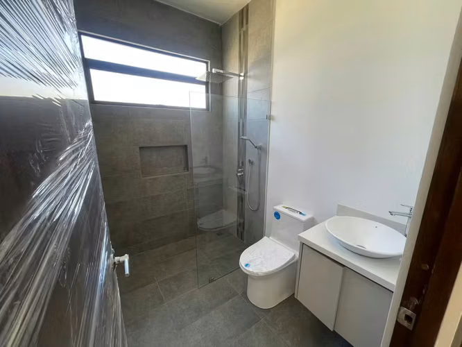 Venta de casa de un piso en Escazu - Imagen 11