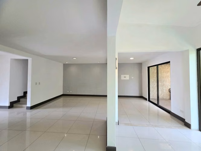 Alquiler de amplia casa en Condominio Parques del Sol – Santa Ana - Imagen 12