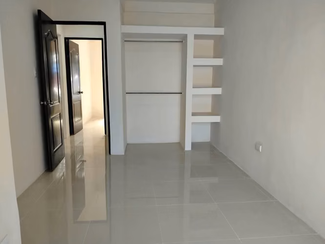 Casa en Alquiler en Ciudad Colón Centro con Amplio Patio - Imagen 7