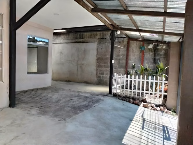 Casa en Alquiler en Ciudad Colón Centro con Amplio Patio - Imagen 13