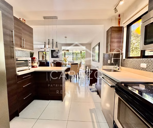 Hermosa casa esquinera en Parques del Sol - Imagen 4