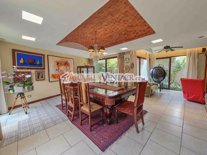 CASA DE UN NIVEL CON USO DE SUELO MIXTO EN SAN RAFAEL ESCAZU / SOBRE CALLE PRINCIPAL - Imagen 8