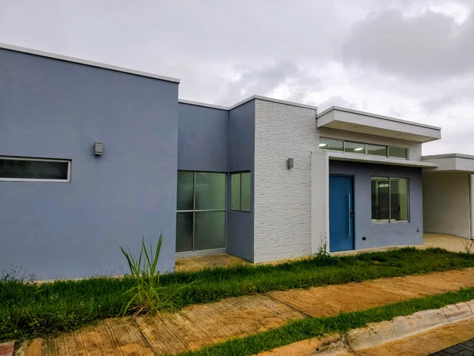 Single-Story House for Sale in Escazú – Option to Build a Second Floor