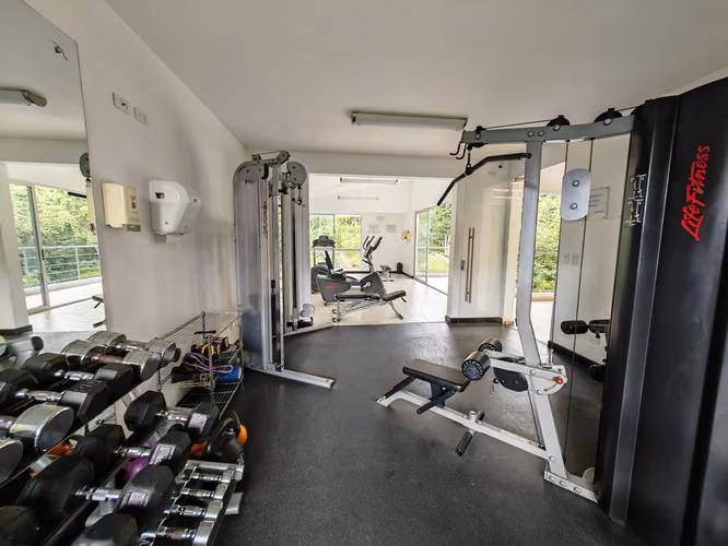 ALQUILER DE APARTAMENTO SEMI AMUEBLADO EN BOSQUES DE ESCAZÚ - Imagen 16