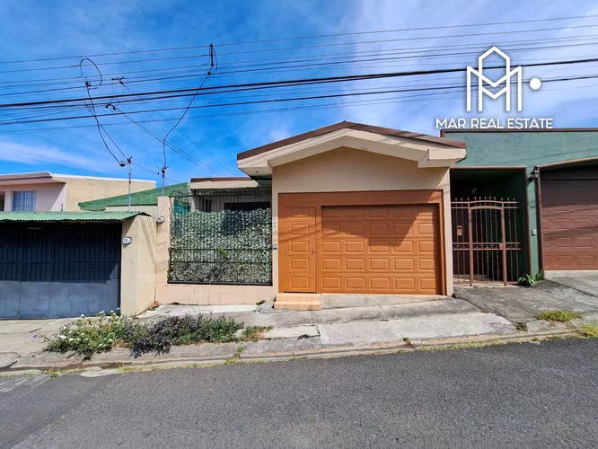 Sale House in Saint Lucia De Heredia