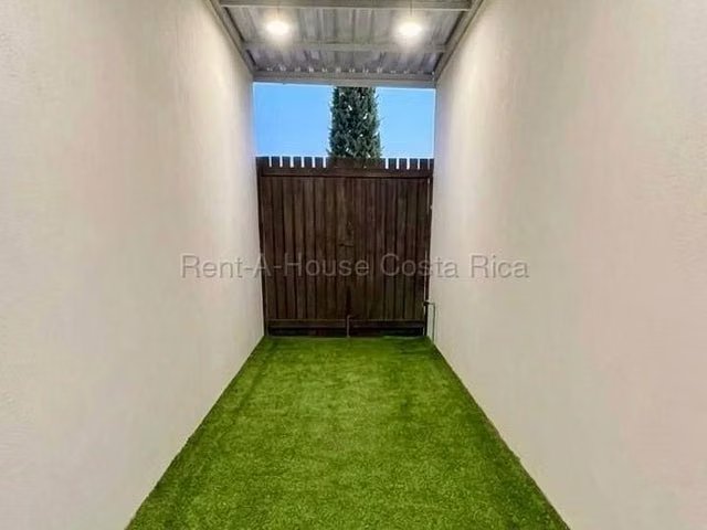 Casa en Venta – Condominio en La Guácima, Alajuela EB 226-2120 - Imagen 4