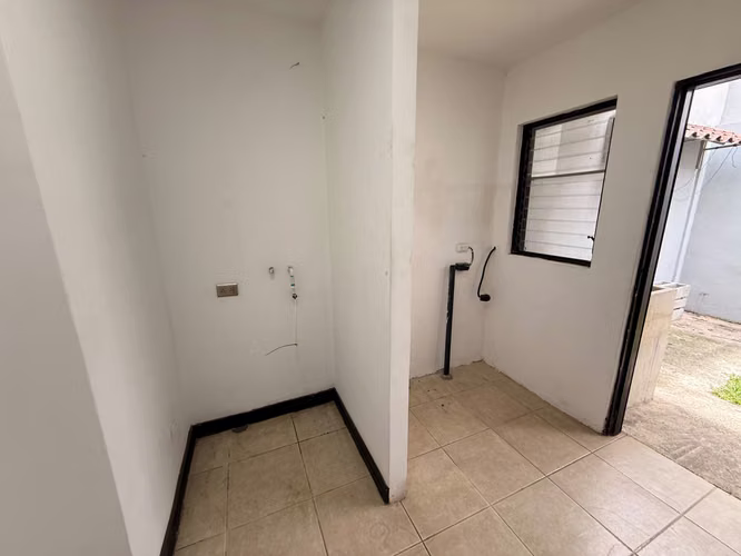 CASA EN ALQUILER EN GUACHIPELIN DE ESCAZÚ - Imagen 8