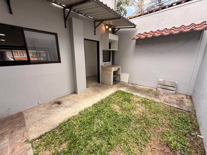 CASA EN ALQUILER EN GUACHIPELIN DE ESCAZÚ - Imagen 13
