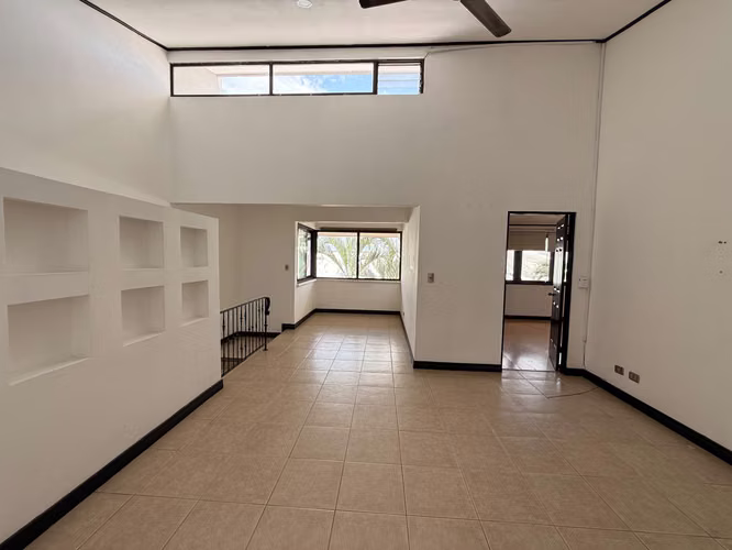 CASA EN ALQUILER EN GUACHIPELIN DE ESCAZÚ - Imagen 10
