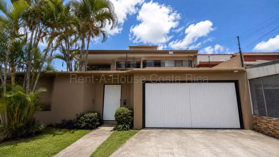 Venta de casa Lomas de Ayarco