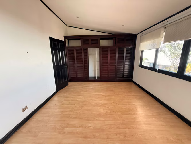 ALQUILER DE CASA EN POZOS DE SANTA ANA - Imagen 12