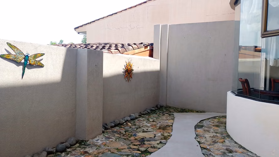Vivir con calma y vistas abiertas: casa amueblada en alquiler en San Antonio (ref : 69) - Imagen 11
