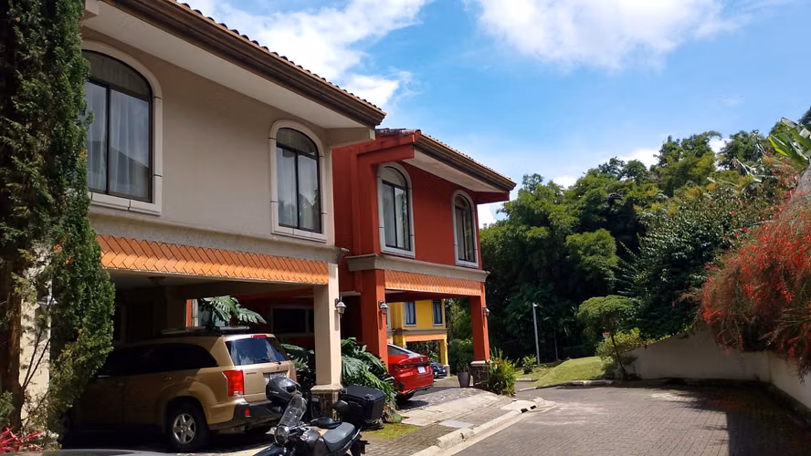 Vivir con calma y vistas abiertas: casa amueblada en alquiler en San Antonio (ref : 69) - Imagen 2