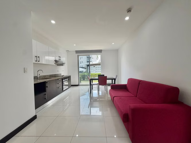 Se alquila Apartamento en  Escazú.