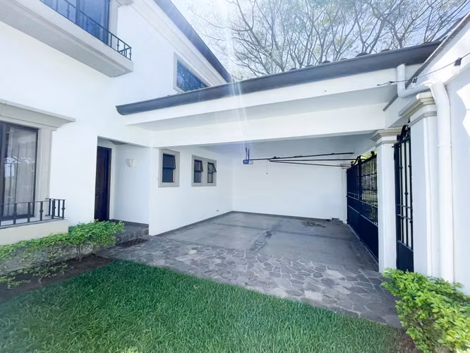 Alquiler de casa con piscina en Residencial Valle del sol, Santa Ana, lindora, con linea blanca. - Imagen 5