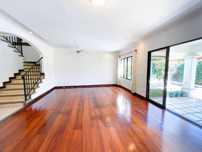 Alquiler de casa con piscina en Residencial Valle del sol, Santa Ana, lindora, con linea blanca. - Imagen 10