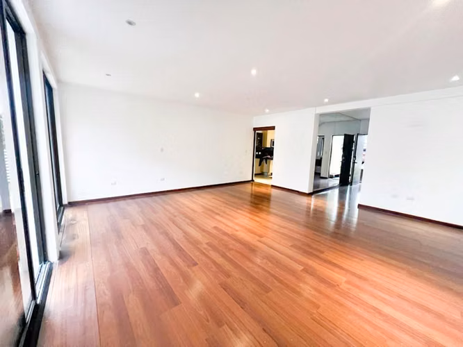 Alquiler de casa con piscina en Residencial Valle del sol, Santa Ana, lindora, con linea blanca. - Imagen 14