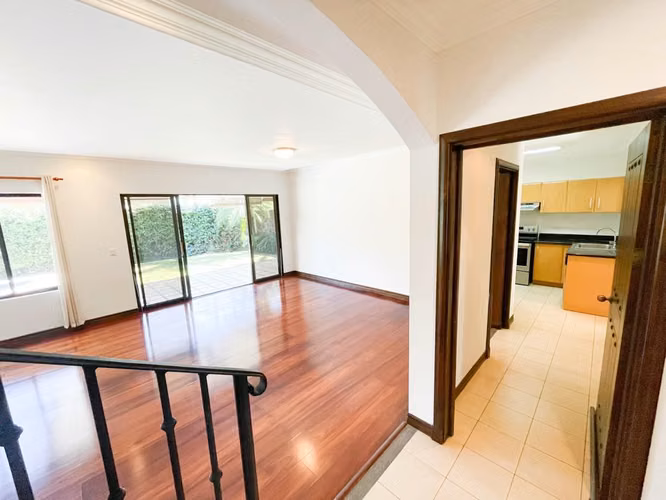 Alquiler de casa con piscina en Residencial Valle del sol, Santa Ana, lindora, con linea blanca. - Imagen 19