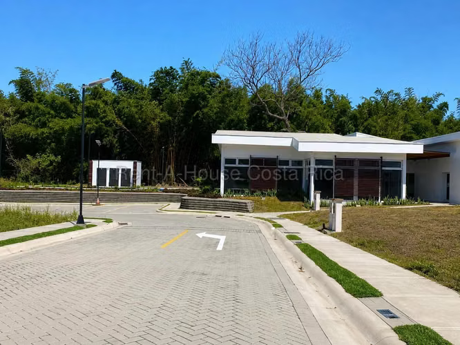 Lote con ubicación estratégica en Condominio. Grecia - Imagen 5