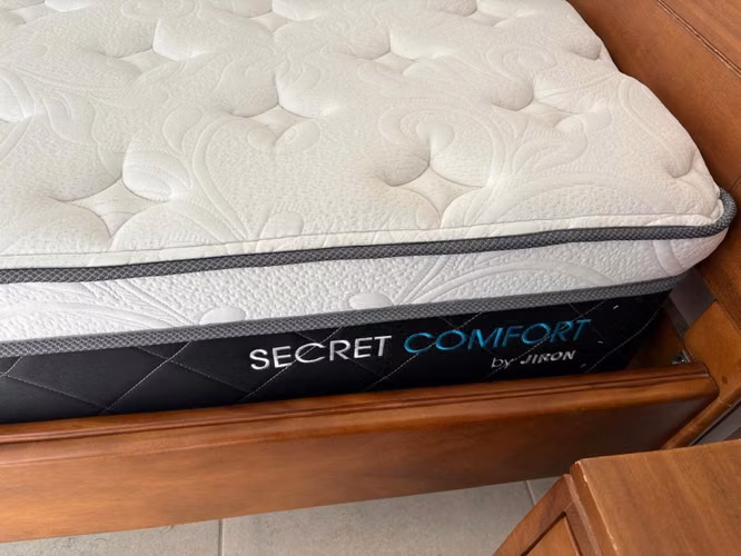Cama king y colchon marca jiron