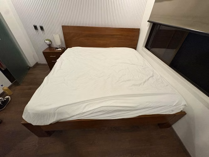 Cama king y colchon marca jiron