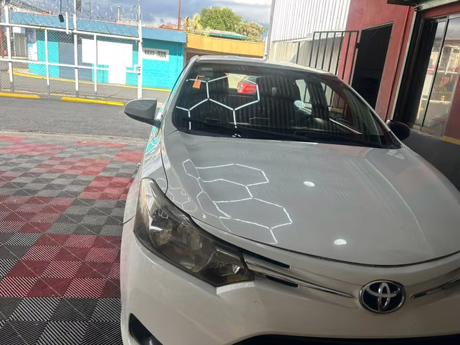 Toyota yaris 2015