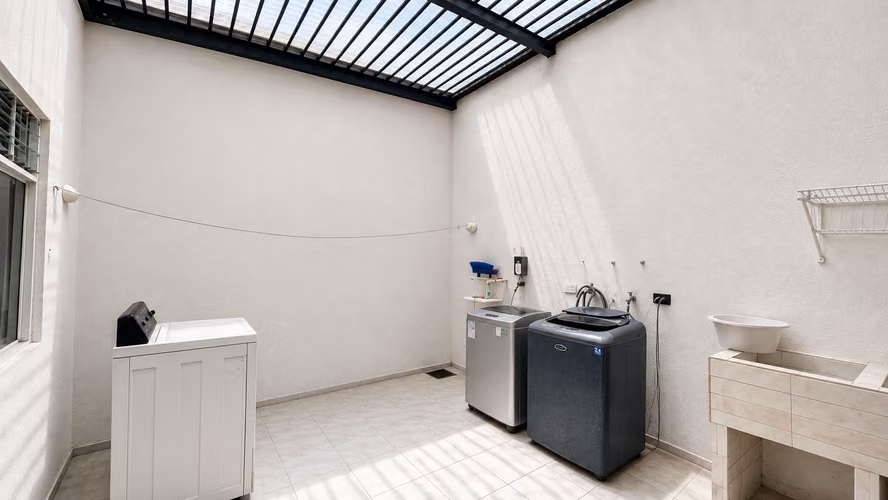 Venta de Casa en Lomas de Ayarco, Curridabat - Imagen 2