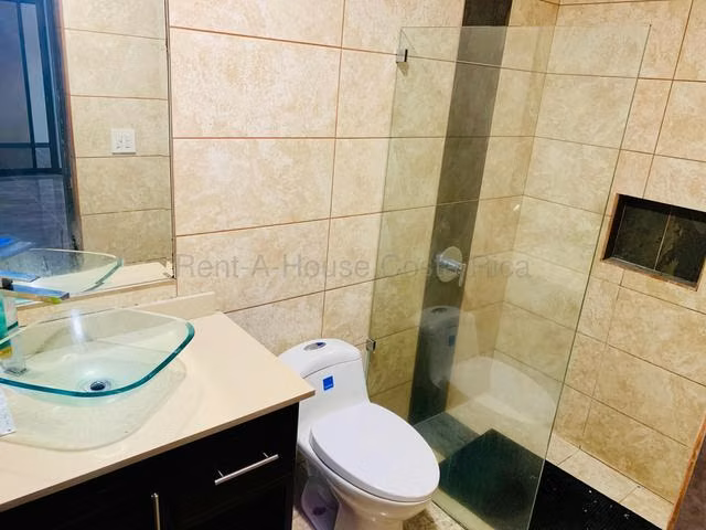 Casa con 2 Apartamentos en Venta – San Diego, La Unión EB 27-78 - Imagen 10