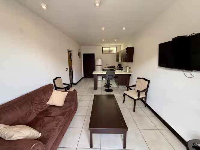 Apartamento Amueblado en BOSQUES de SANTA ANA  / Incluye: Agua e Internet