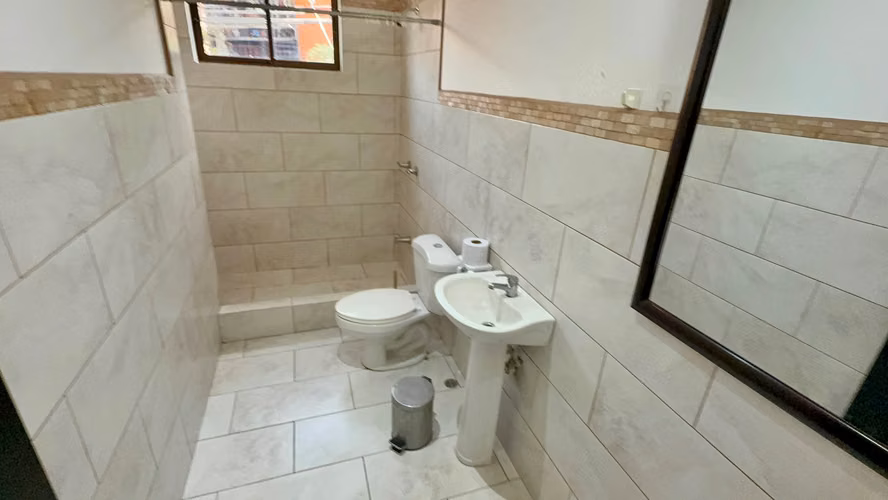 Apartamento Amueblado en BOSQUES de SANTA ANA  / Incluye: Agua e Internet