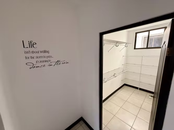 Apartamento Amueblado en BOSQUES de SANTA ANA  / Incluye: Agua e Internet