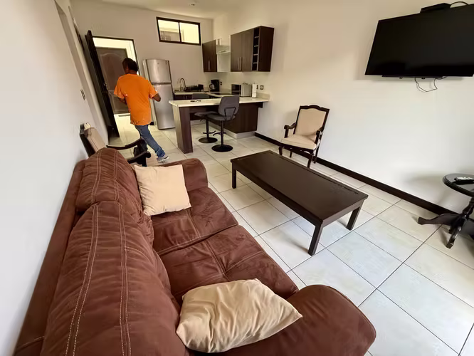 Apartamento Amueblado en BOSQUES de SANTA ANA  / Incluye: Agua e Internet