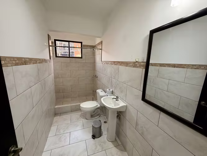Apartamento Amueblado en BOSQUES de SANTA ANA  / Incluye: Agua e Internet