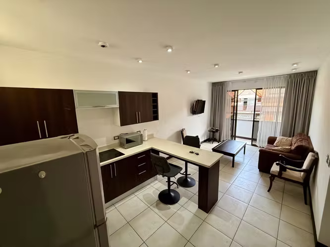 Apartamento Amueblado en BOSQUES de SANTA ANA  / Incluye: Agua e Internet