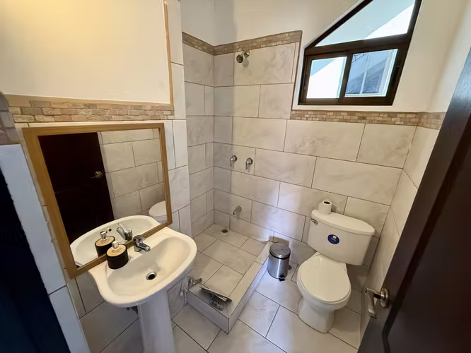 Apartamento Amueblado en BOSQUES de SANTA ANA  / Incluye: Agua e Internet