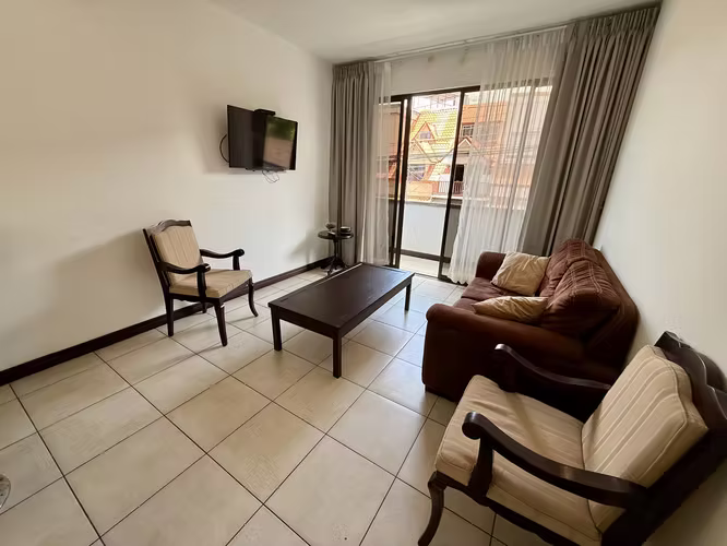Apartamento Amueblado en BOSQUES de SANTA ANA  / Incluye: Agua e Internet